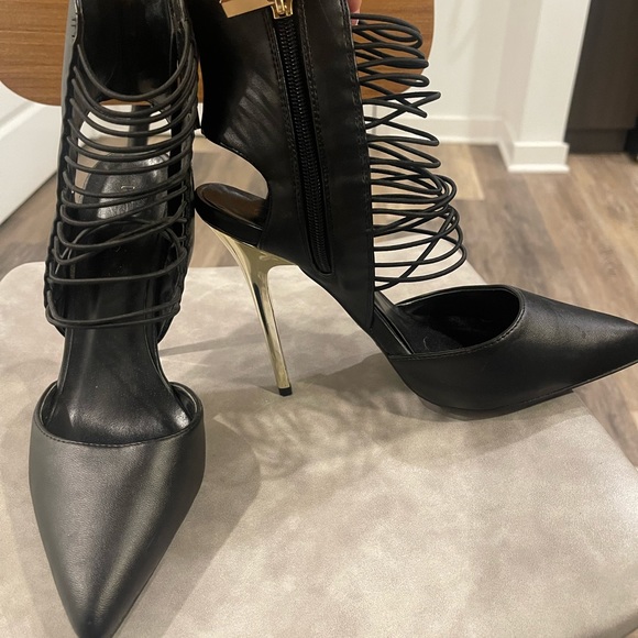 Black strappy shoes - Picture 4 of 5